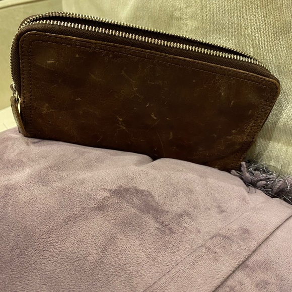 TANO Chicklit Crinkle Large Leather Wallet Clutch - Picture 2 of 14